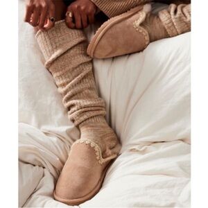 MOU Cabin Cozy Slippers Size 40 EU or 9.5 US